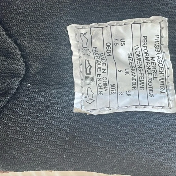 Merrel women's brown hiking Boots - Picture 8 of 8